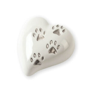 urna-in-porcellana-cuore-con-impronte-platino